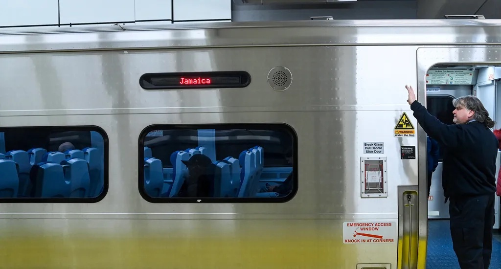 Albany Should Use ‘Underutilized’ Transit Fund For LIRR, Metro-North Discounts: Report