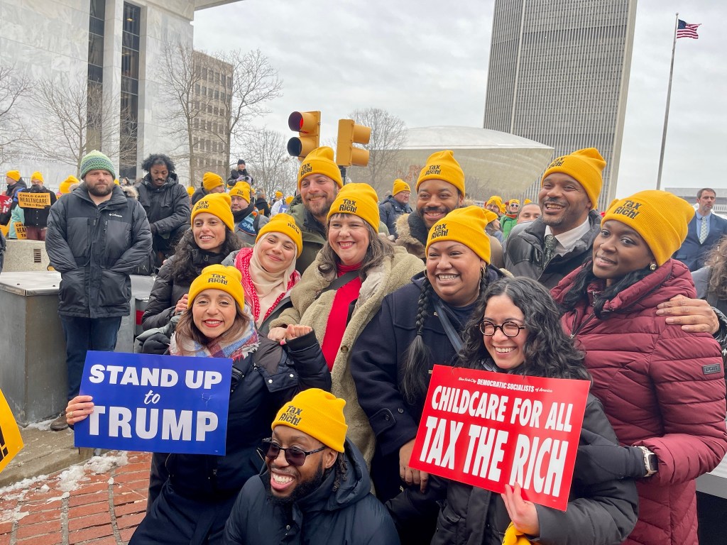 Thursday Headlines: Tax The Rich Edition