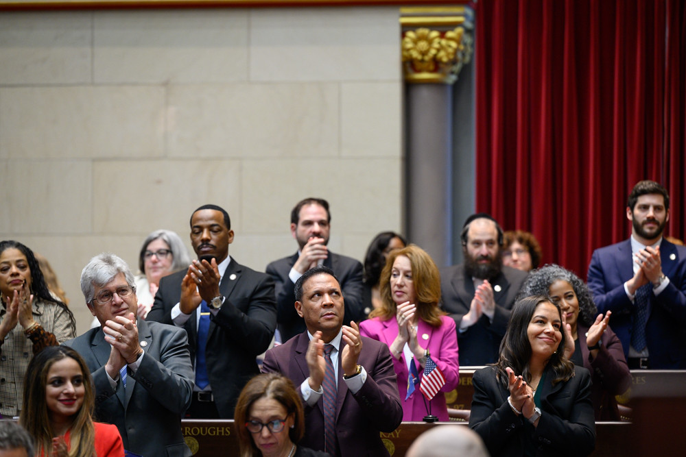 Monday Headlines: Extender Not Pretender Edition